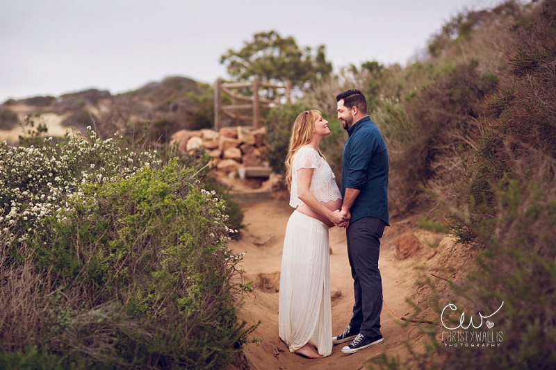 Gorgeous maternity photos in the Torrey Pines Nature preserve.